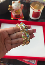 Load image into Gallery viewer, Floral Bangle
