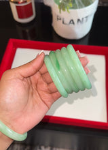 Load image into Gallery viewer, Premium Jade Bangles
