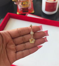 Load image into Gallery viewer, 24K Flower Belly Ring
