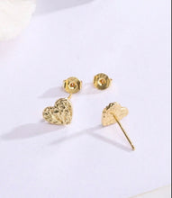 Load image into Gallery viewer, Nugget Heart Earring
