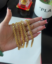 Load image into Gallery viewer, 24K Heart Bracelet

