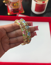 Load image into Gallery viewer, Floral Bangle
