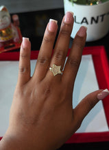 Load image into Gallery viewer, 18K Star Pink Diamond Ring
