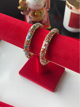 Load image into Gallery viewer, Floral Bangle
