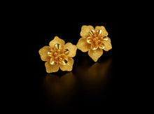 Load image into Gallery viewer, 24K Flower Earrings
