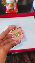 Load image into Gallery viewer, 18K Trio Flower Ring
