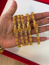 Load image into Gallery viewer, 24K Flower Bracelet
