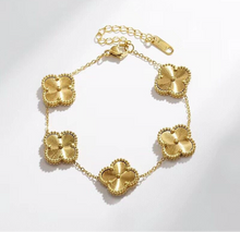 Load image into Gallery viewer, 24K 5-Clover Bracelet
