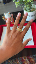 Load image into Gallery viewer, 18K Trio Flower Ring
